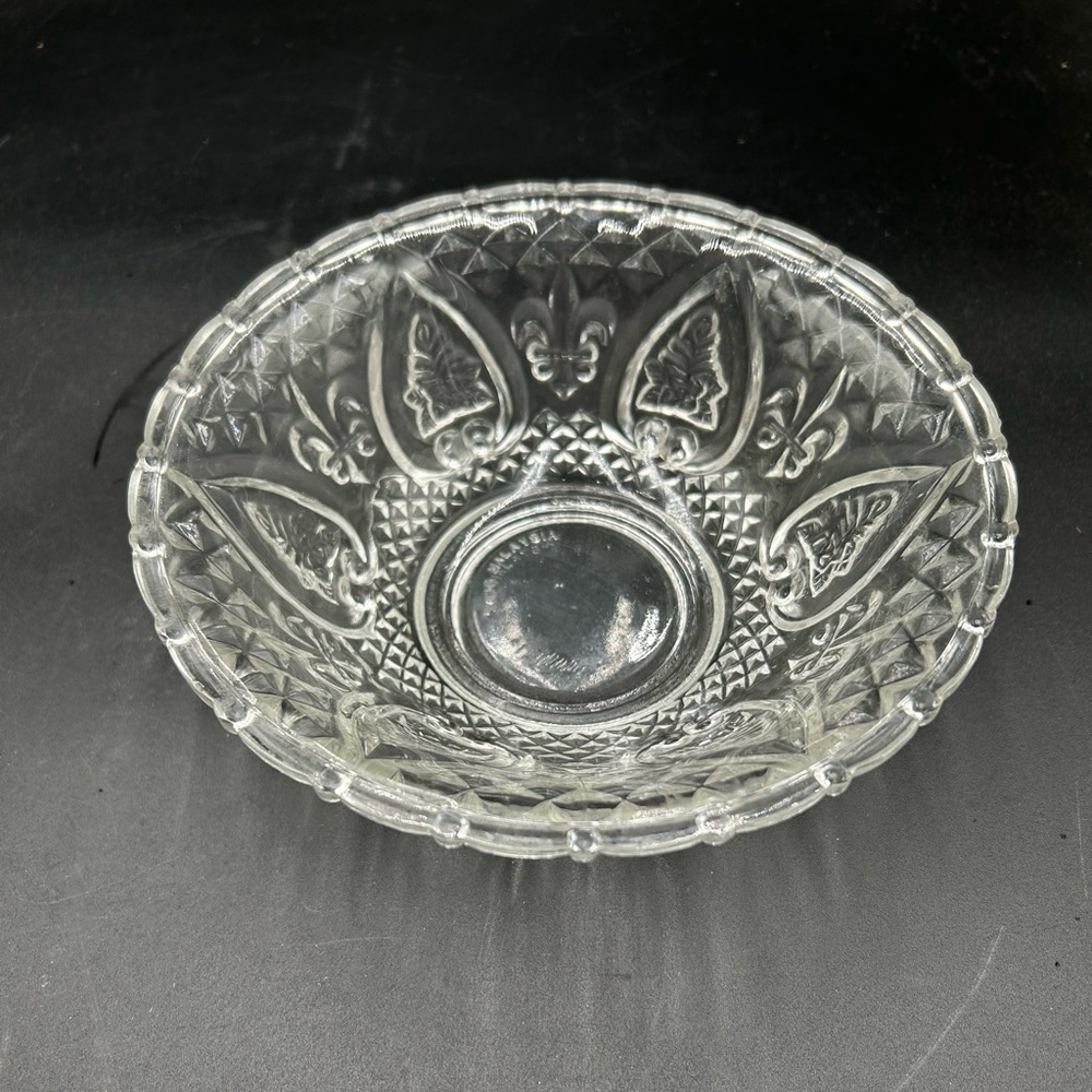 KIG Malaysia Elegant pressed glass Glass Bowl with fleur de lis and heart design